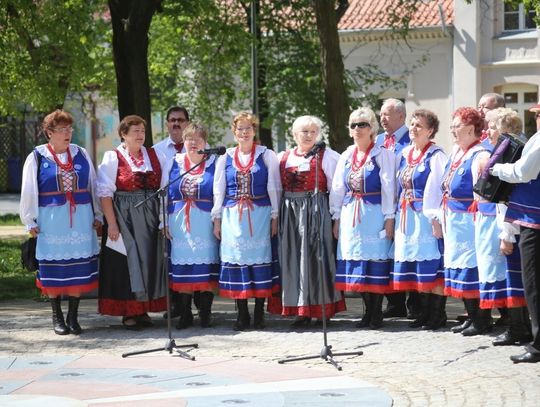 Dla zebranych wystąpił także zespół wokalny złożony z połączonych sił „Marezianek” i „Powiślanek”. Fot. Mirosław Wiśniewski
