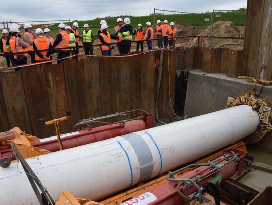 Nowy odcinek gazociągu Gardeja - Kolnik. Dziś nastąpił przewiert kilometorwego odcinka instalacji